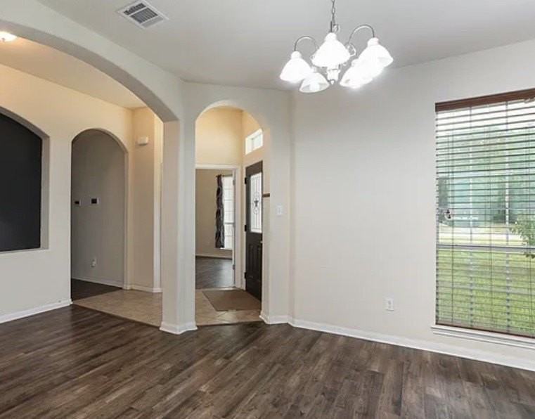 313 S 6th St - Photo 3 of 19