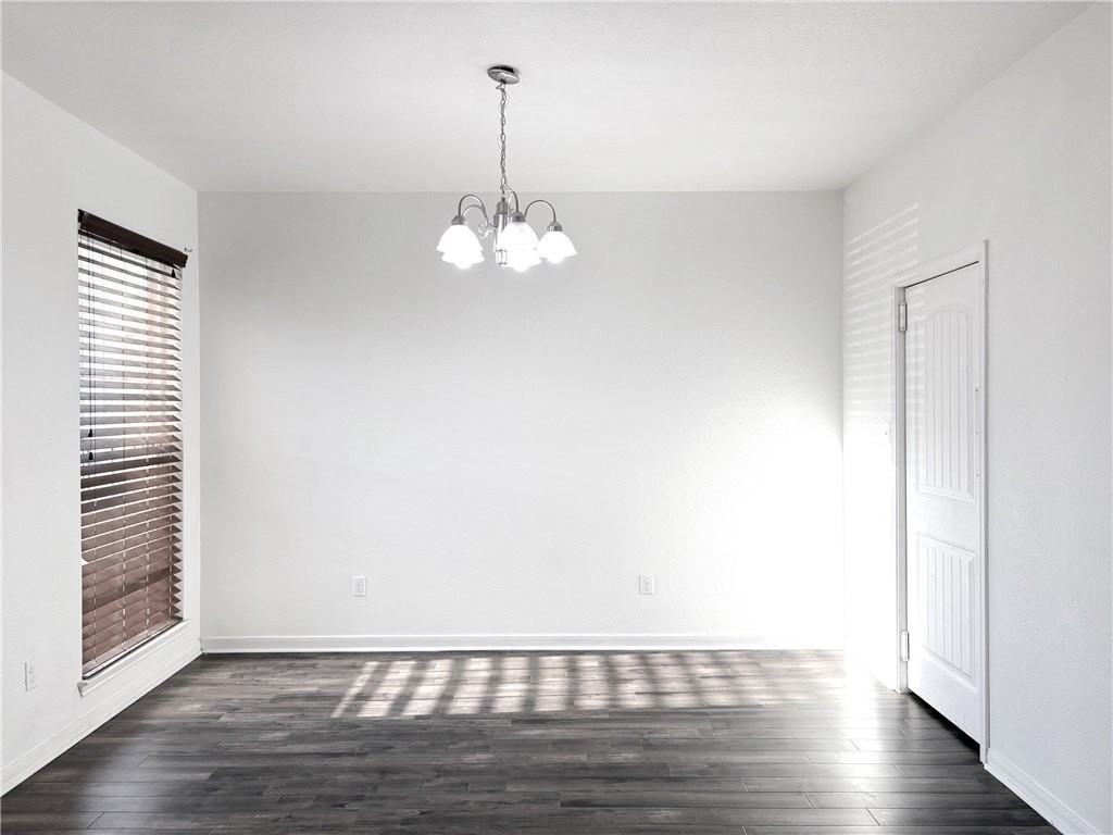 313 S 6th St - Photo 5 of 19