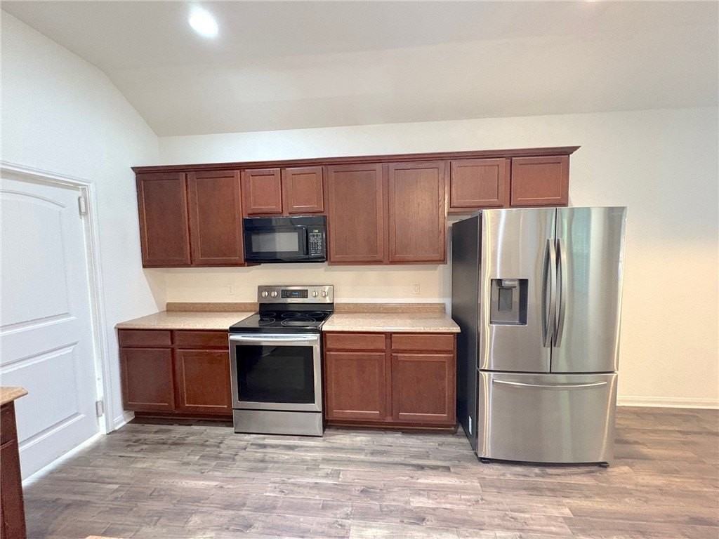 313 S 6th St - Photo 6 of 19