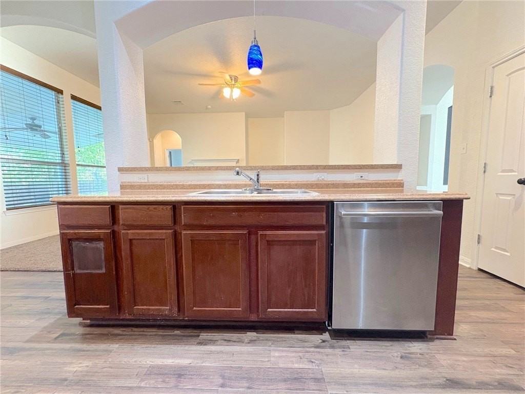 313 S 6th St - Photo 7 of 19