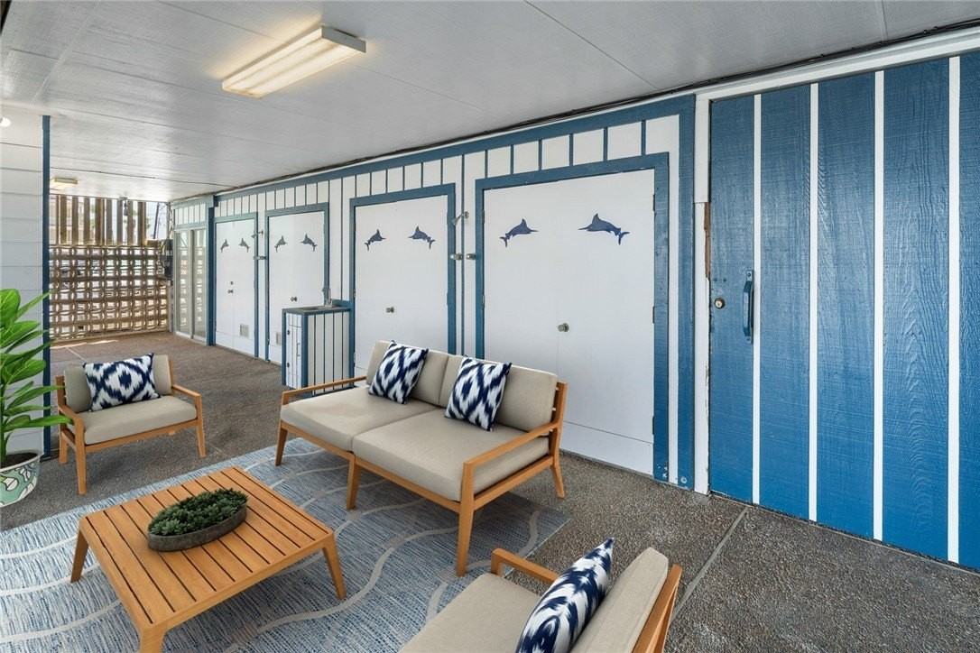 318 W Cotter Ave Unit 2 - Photo 6 of 39