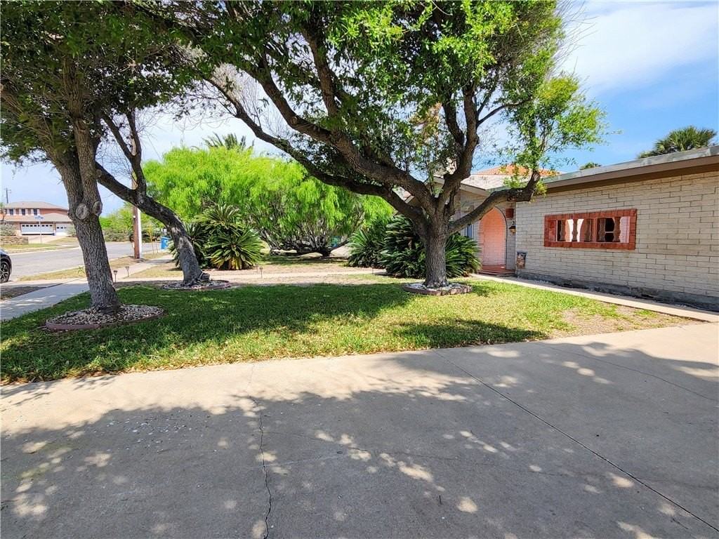 214 Shore Dr - Photo 2 of 35