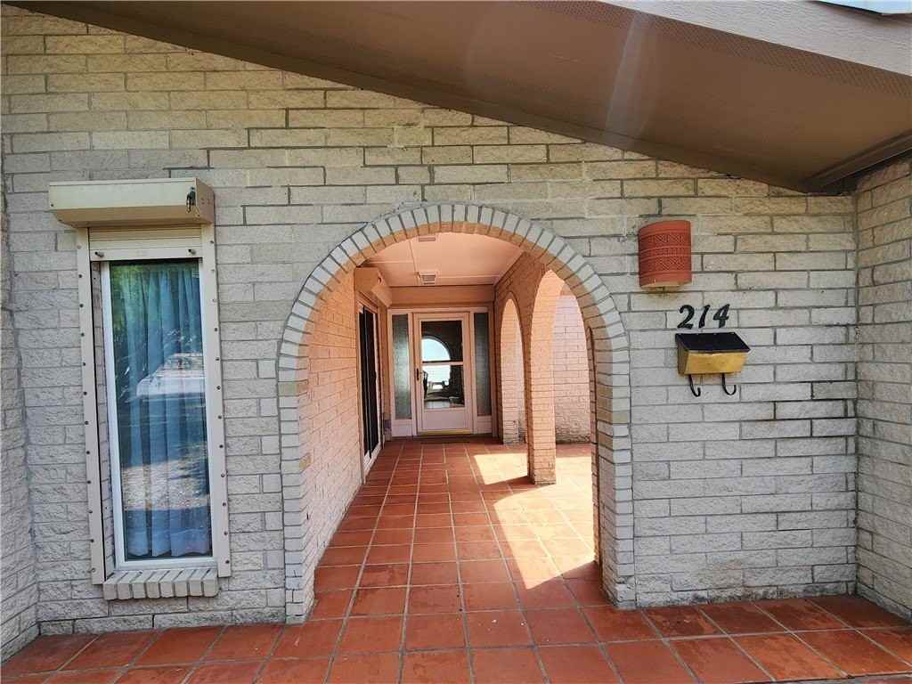 214 Shore Dr - Photo 5 of 35