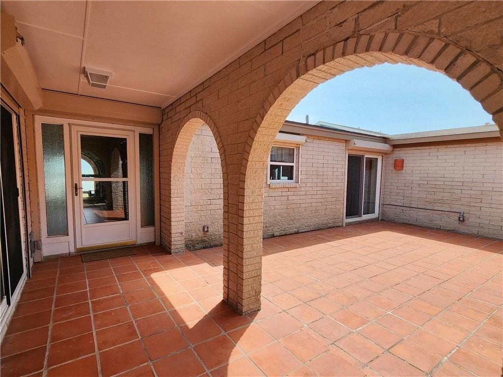 214 Shore Dr - Photo 6 of 35