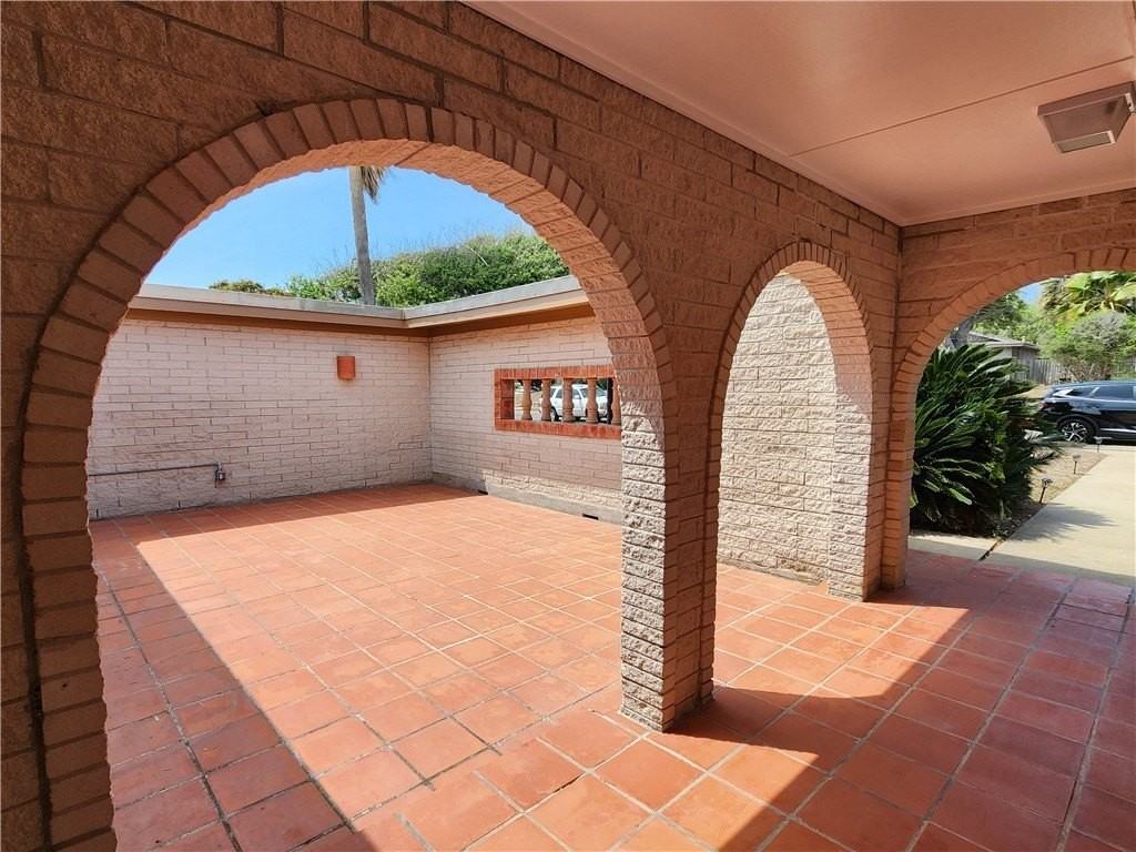 214 Shore Dr - Photo 7 of 35