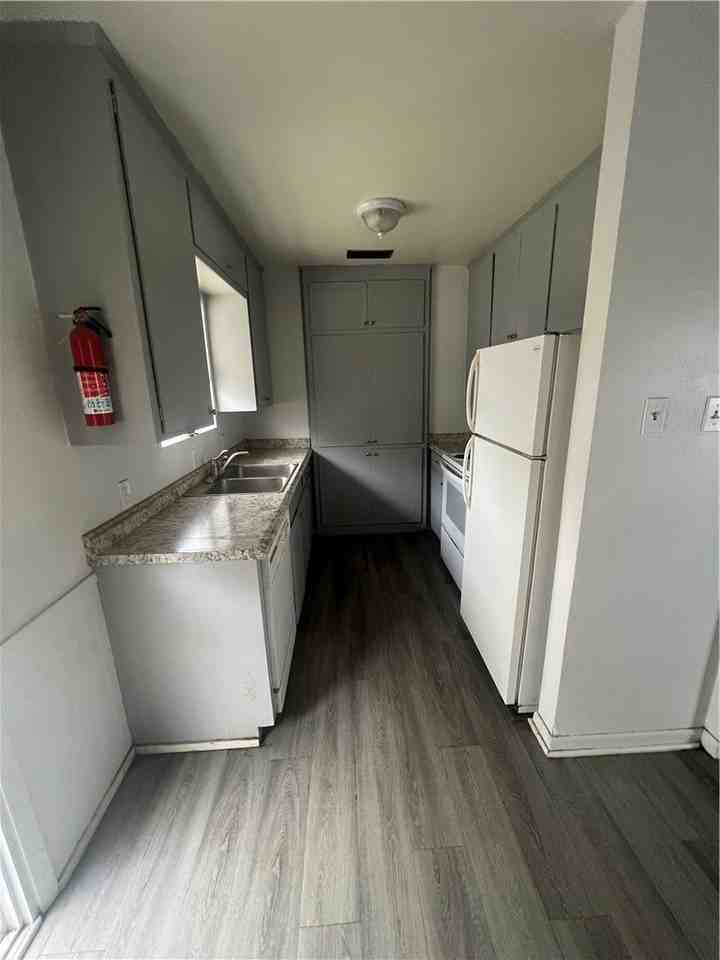 4813 Lavaca Dr Unit 2 - Photo 4 of 8