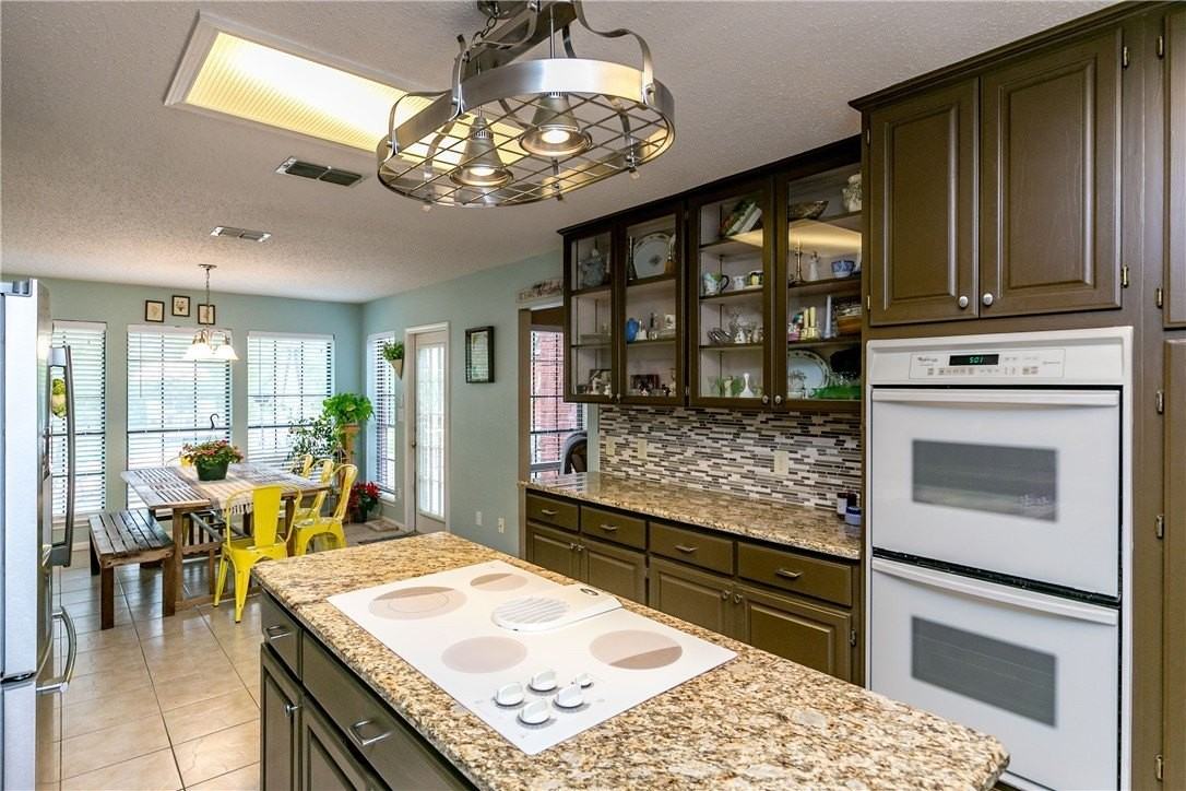 4905 Kerrville Dr - Photo 3 of 15