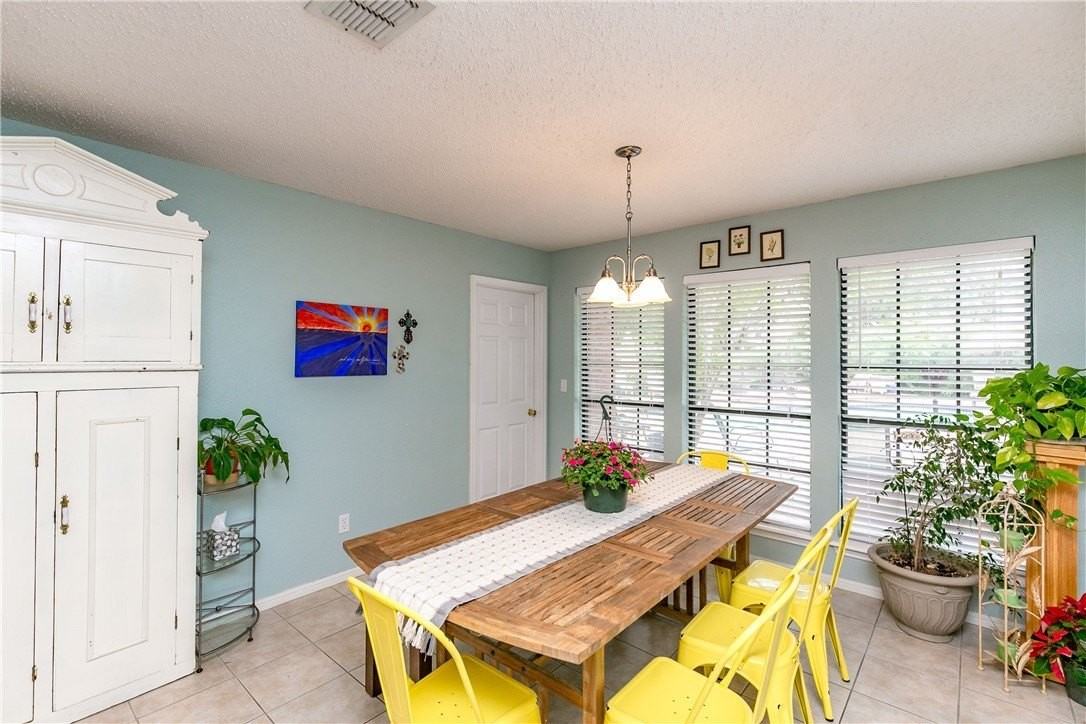 4905 Kerrville Dr - Photo 6 of 15