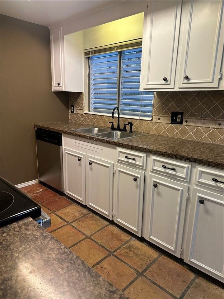 4032 Ogrady Dr - Photo 2 of 19