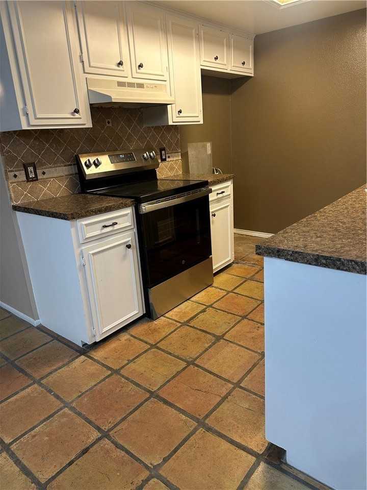 4032 Ogrady Dr - Photo 3 of 19