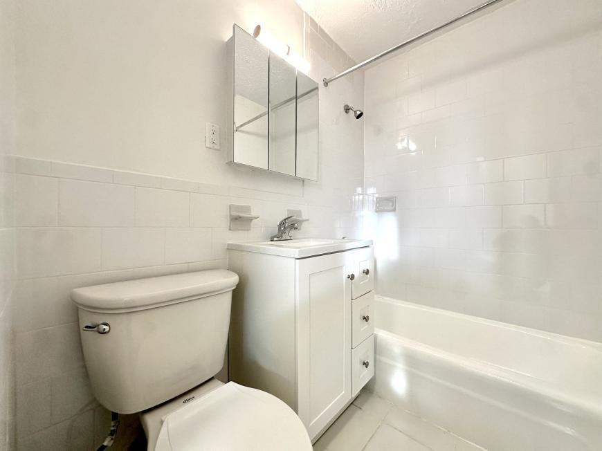 3333 Broadway - Photo 4 of 6