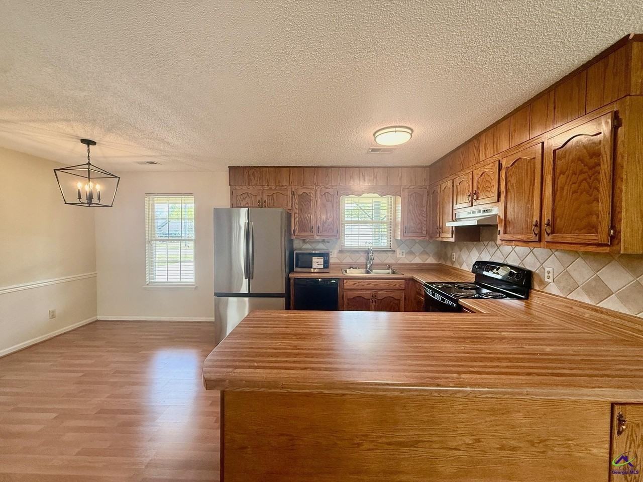 104 Water Dr - Photo 4 of 24