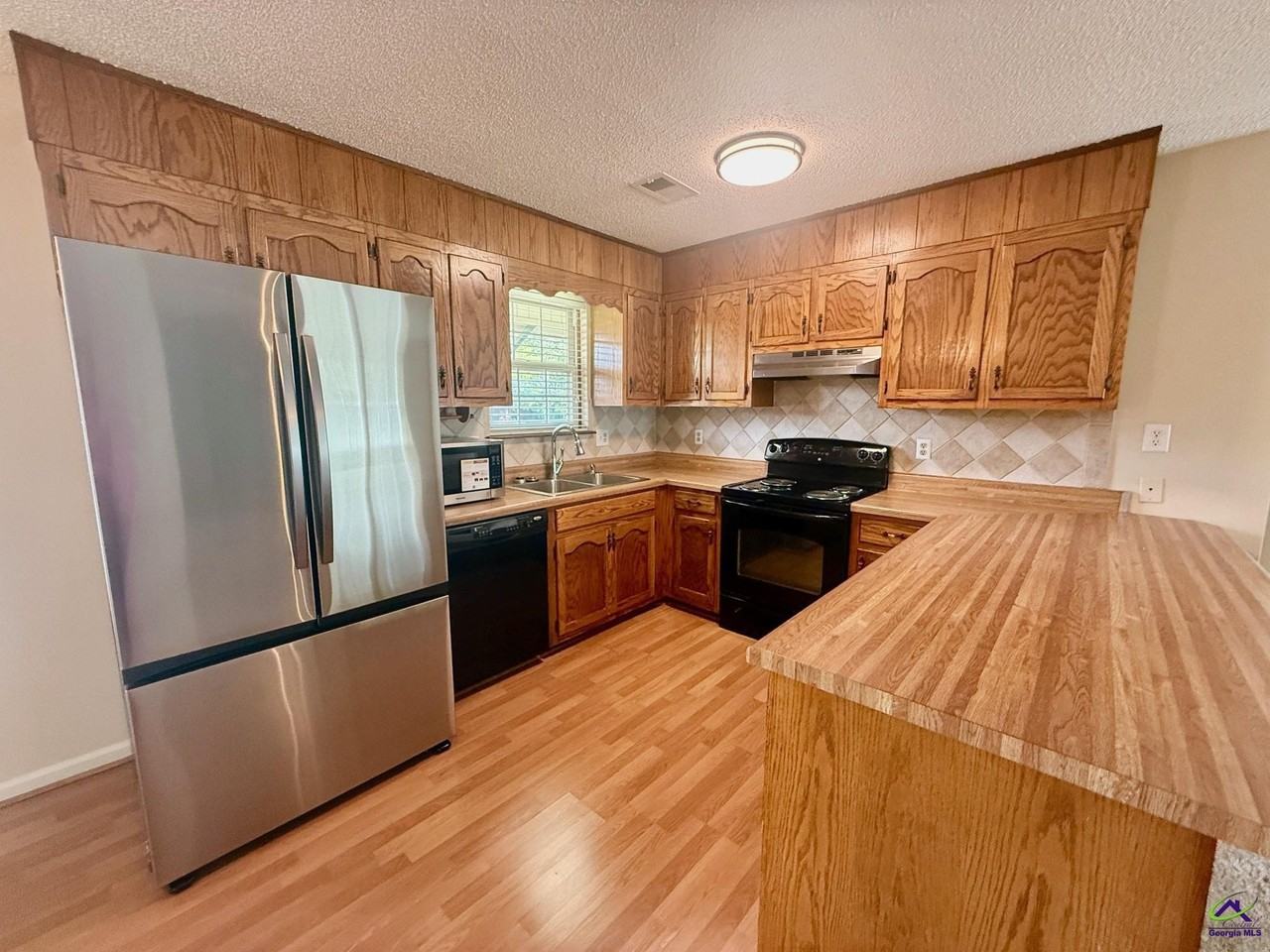 104 Water Dr - Photo 6 of 24