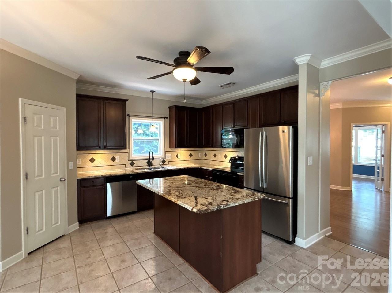 4406 Overbecks Ln - Photo 4 of 22