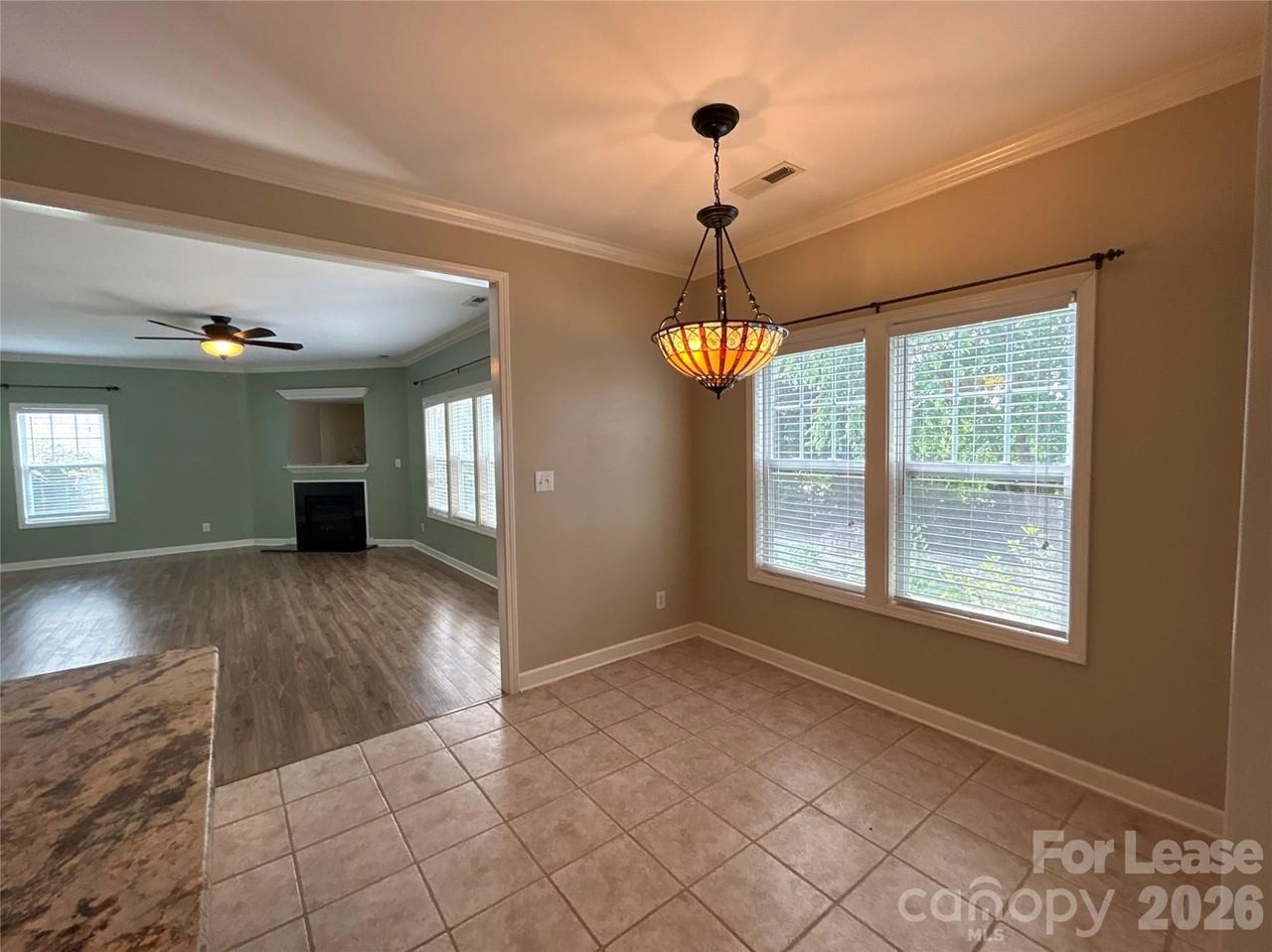 4406 Overbecks Ln - Photo 5 of 22