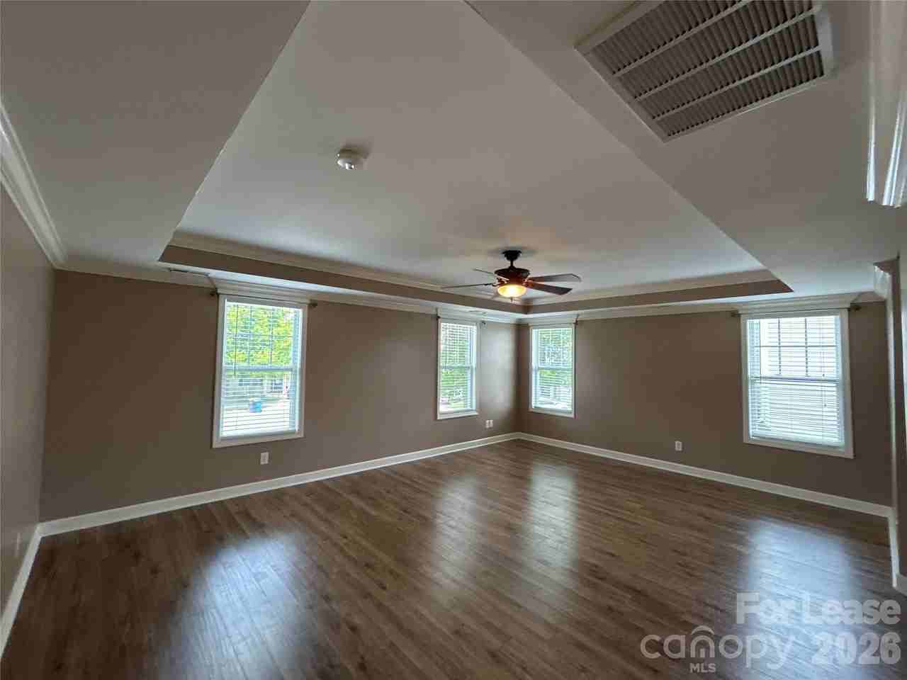 4406 Overbecks Ln - Photo 7 of 22