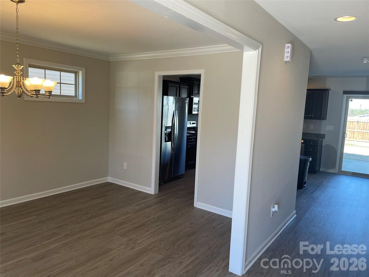 2909 Old Field Rd - Photo 4 of 39