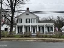 20 Elm Street unit: Apartment - Photo 1 of 1