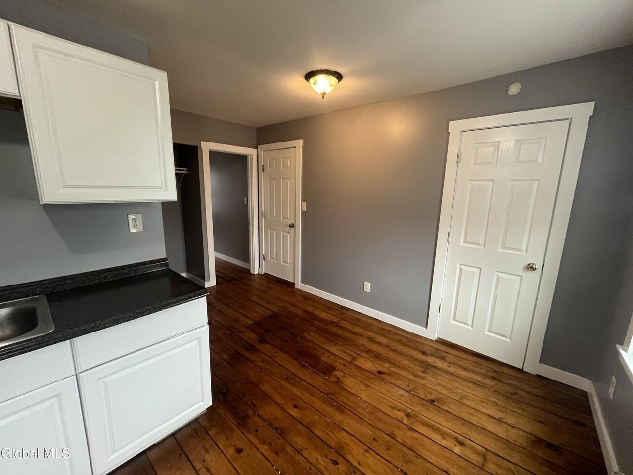 1643 1st St Unit 2 - Photo 4 of 17