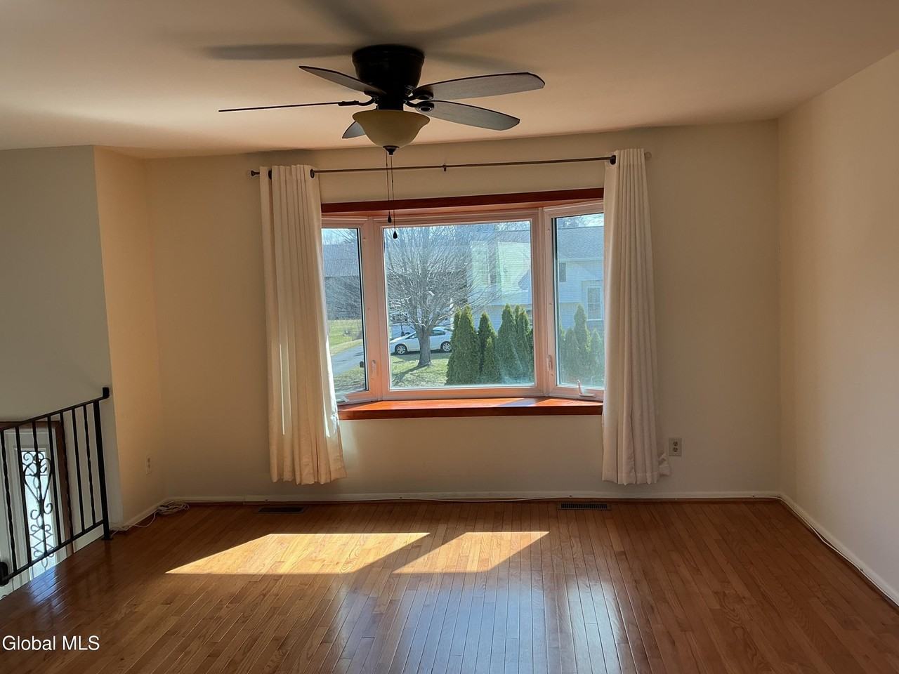 2 Dyer Dr - Photo 5 of 12