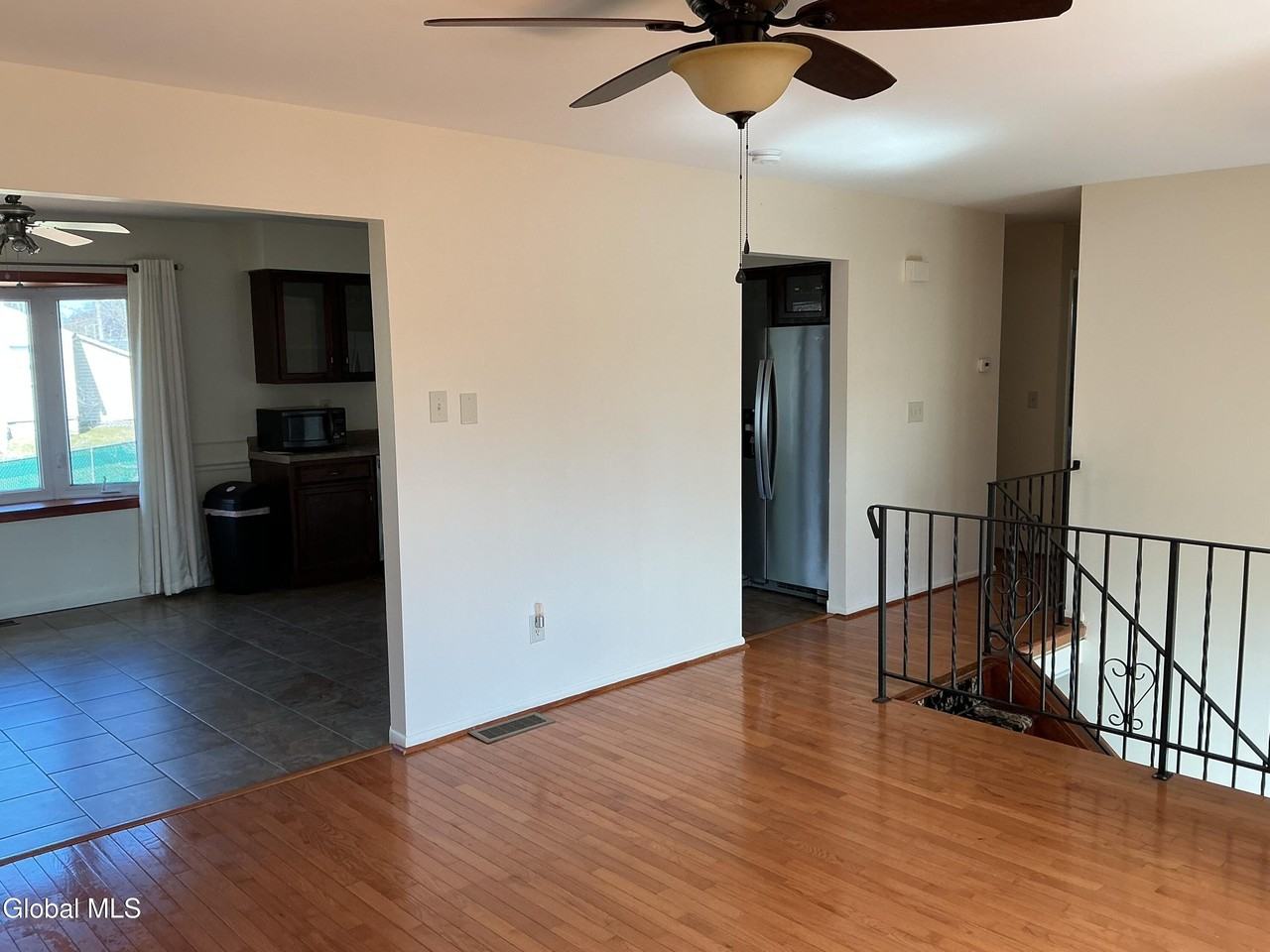 2 Dyer Dr - Photo 6 of 12