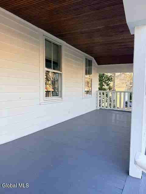 226 N Greenbush Rd - Photo 4 of 50