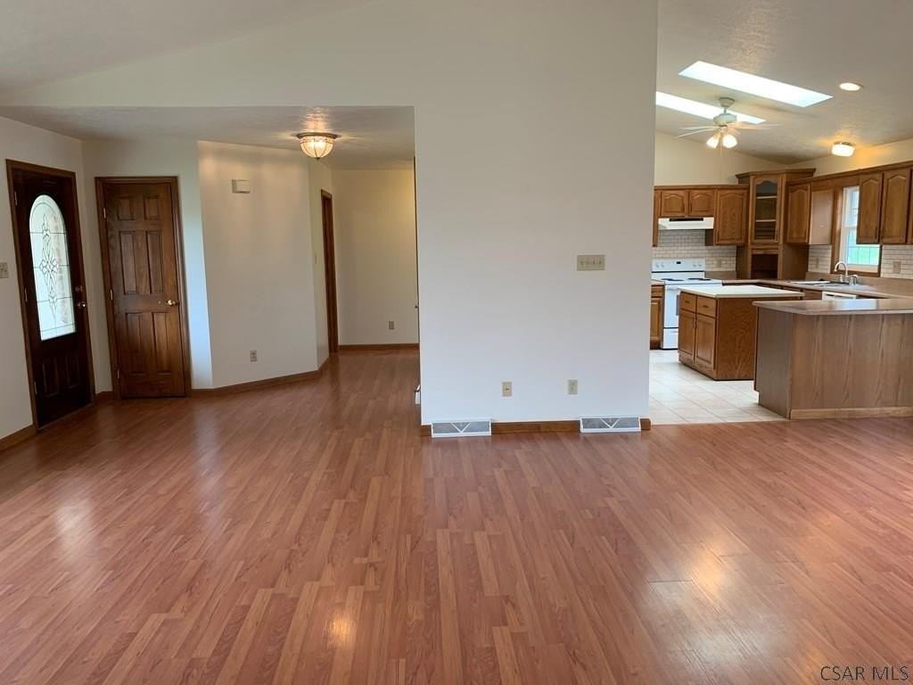 133 Anderson Ln - Photo 4 of 26