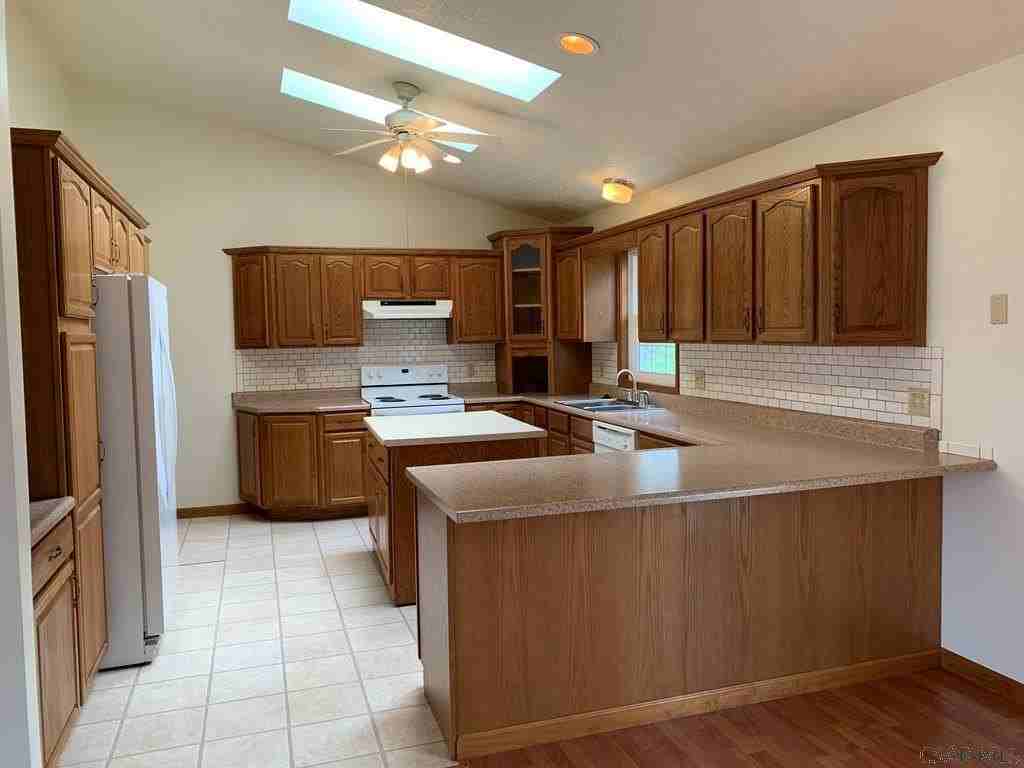 133 Anderson Ln - Photo 7 of 26