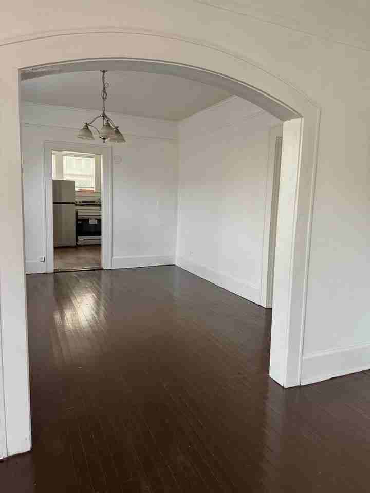 1931 Token St - Photo 3 of 13