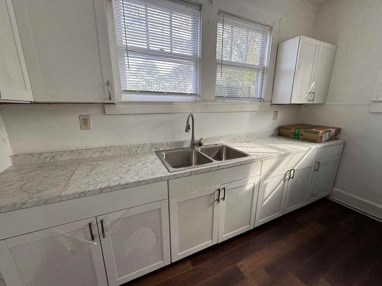 1931 Token St - Photo 5 of 13