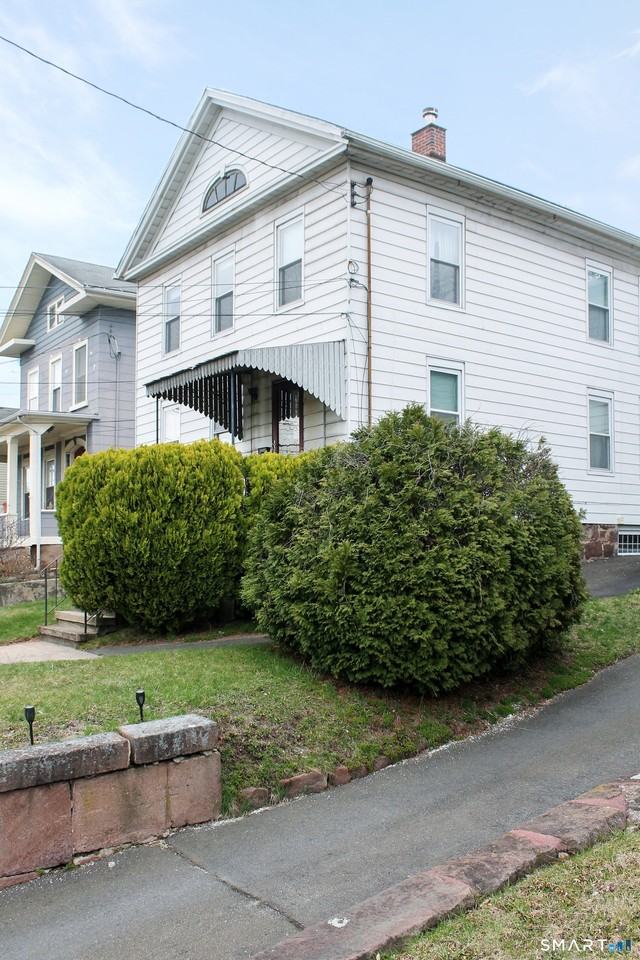 651 Quinnipiac Ave Unit 2 - Photo 2 of 21