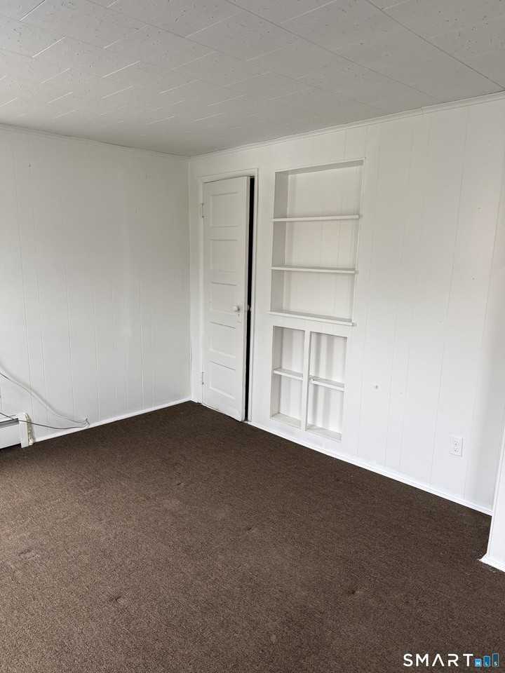 33 Pilgrim Ave - Photo 6 of 21