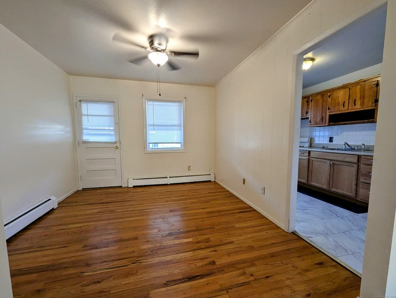 1 Fairview Dr Apt 4 - Photo 3 of 18