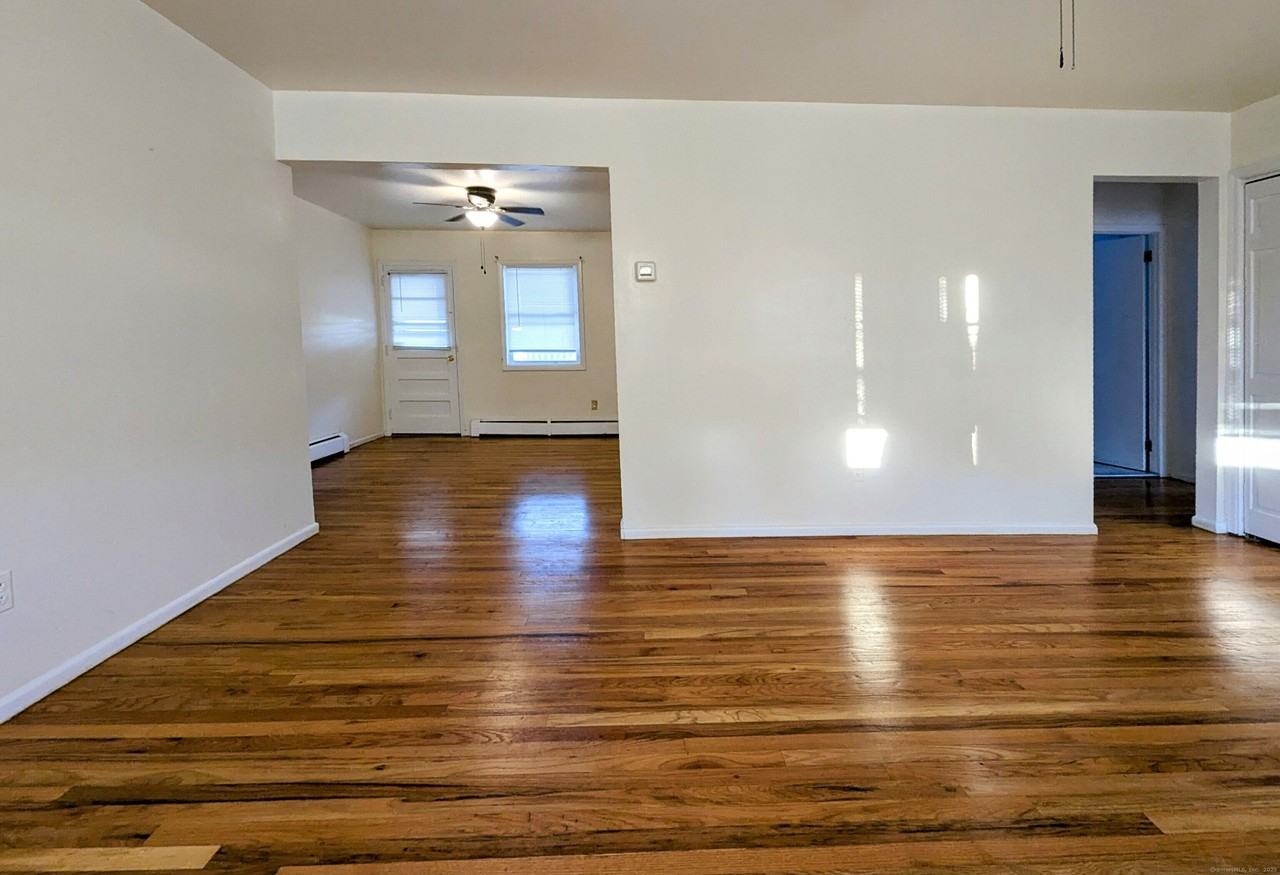 1 Fairview Dr Apt 4 - Photo 7 of 18