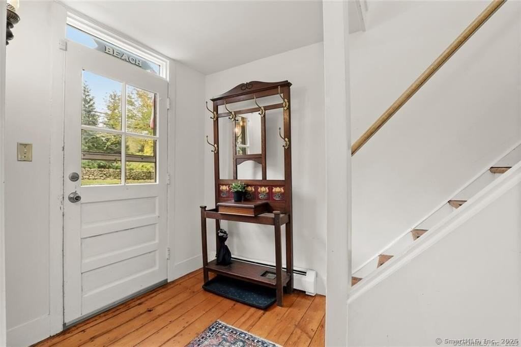 47 Hollow Tree Ridge Rd Unit A - Photo 4 of 33