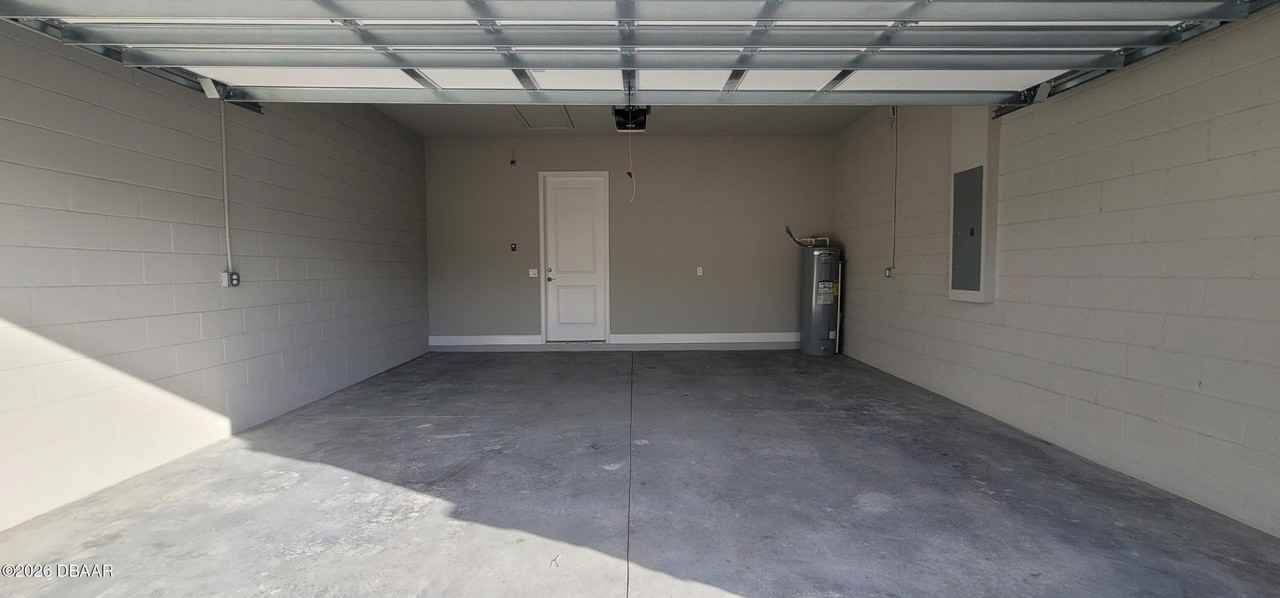 111 Longridge Ln - Photo 4 of 42