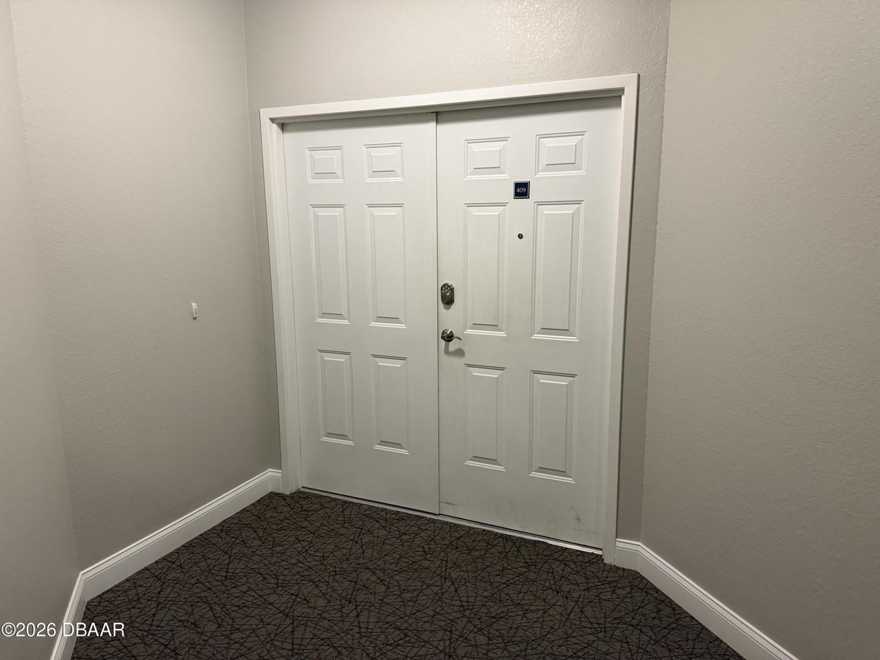 2801 S Ridgewood Ave Unit 409 - Photo 2 of 23