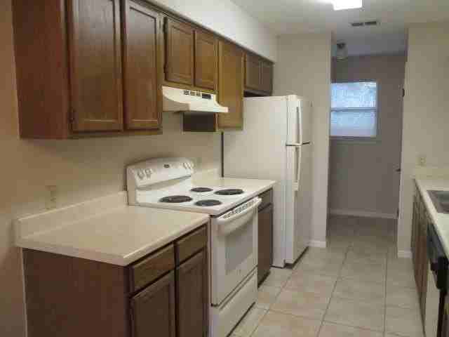 206 Ann Cir Unit 10 - Photo 2 of 23