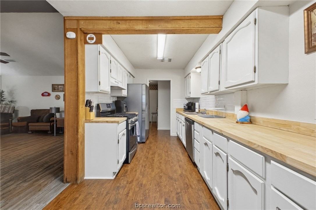 3101 Lodgepole Dr - Photo 4 of 19