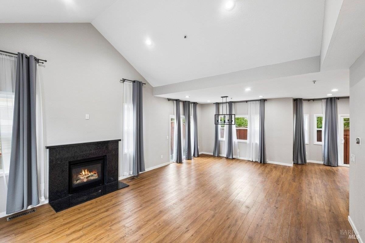 4 Courtney Ln - Photo 2 of 14