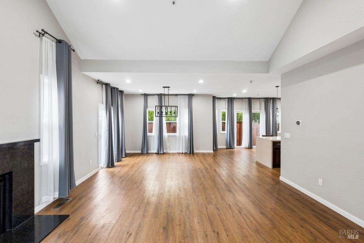 4 Courtney Ln - Photo 3 of 14