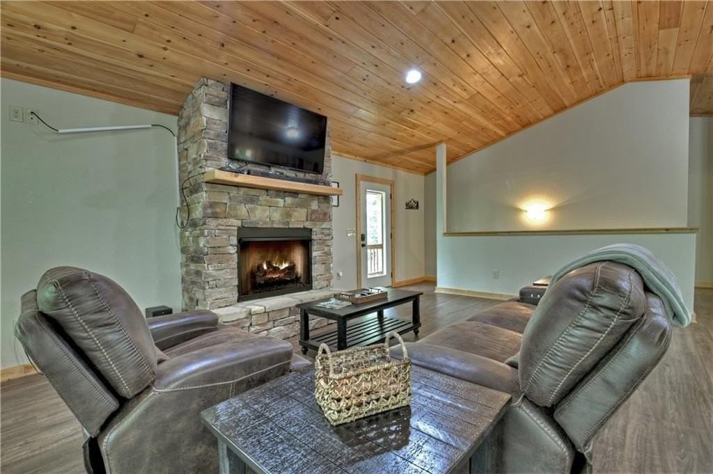 298 Spindrift Ct - Photo 6 of 35