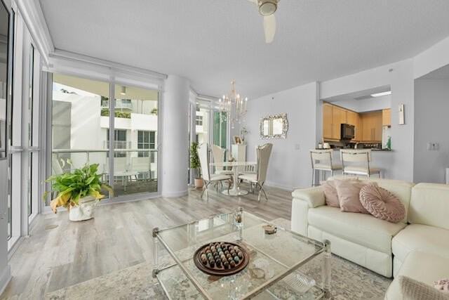 111 Se 8th Ave - Photo 3 of 48