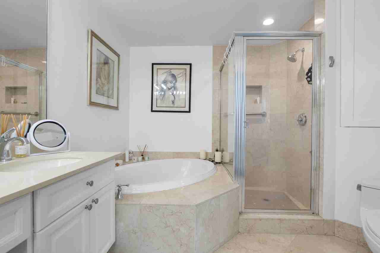 111 Se 8th Ave - Photo 6 of 48