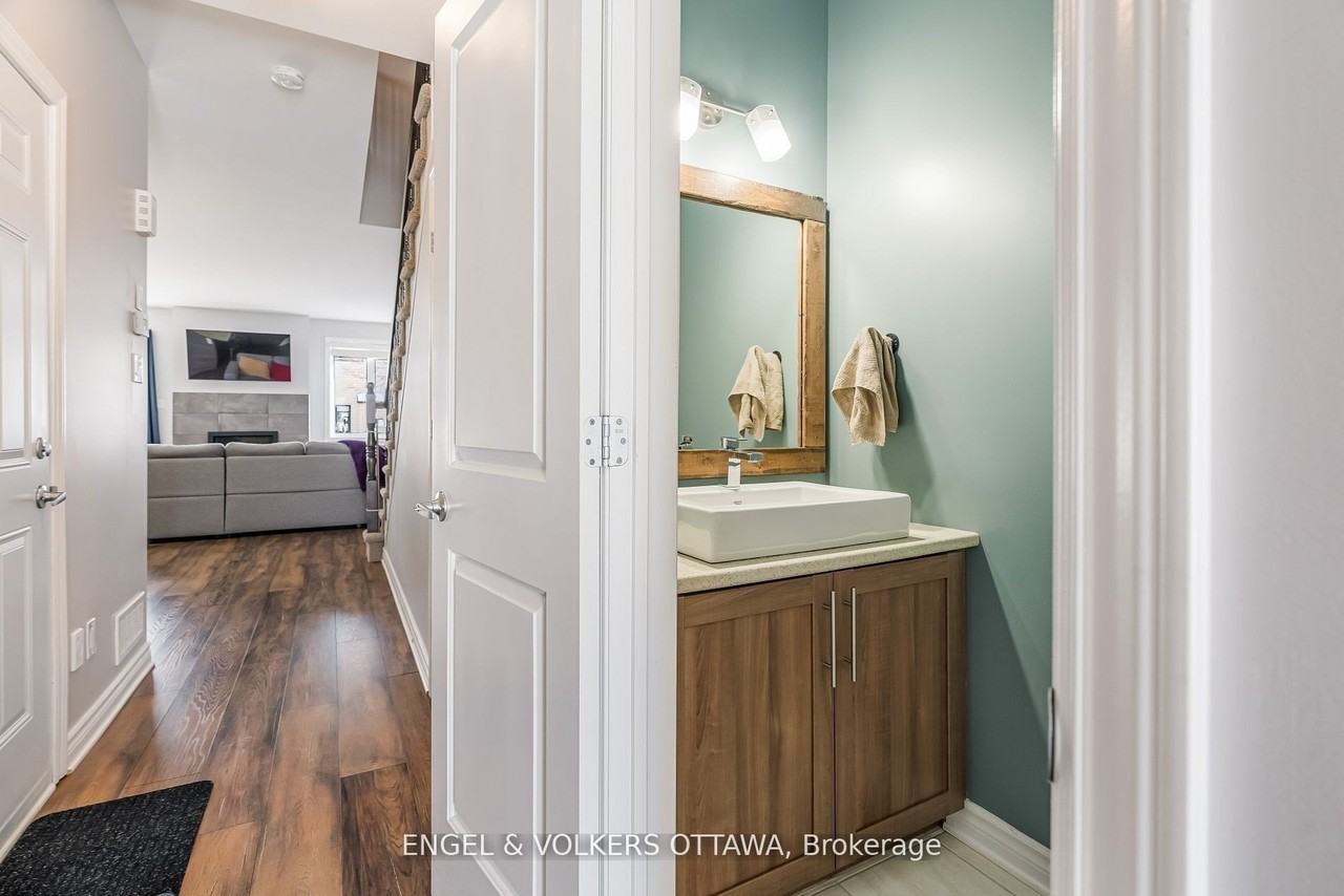 284 Munro St - Photo 3 of 25