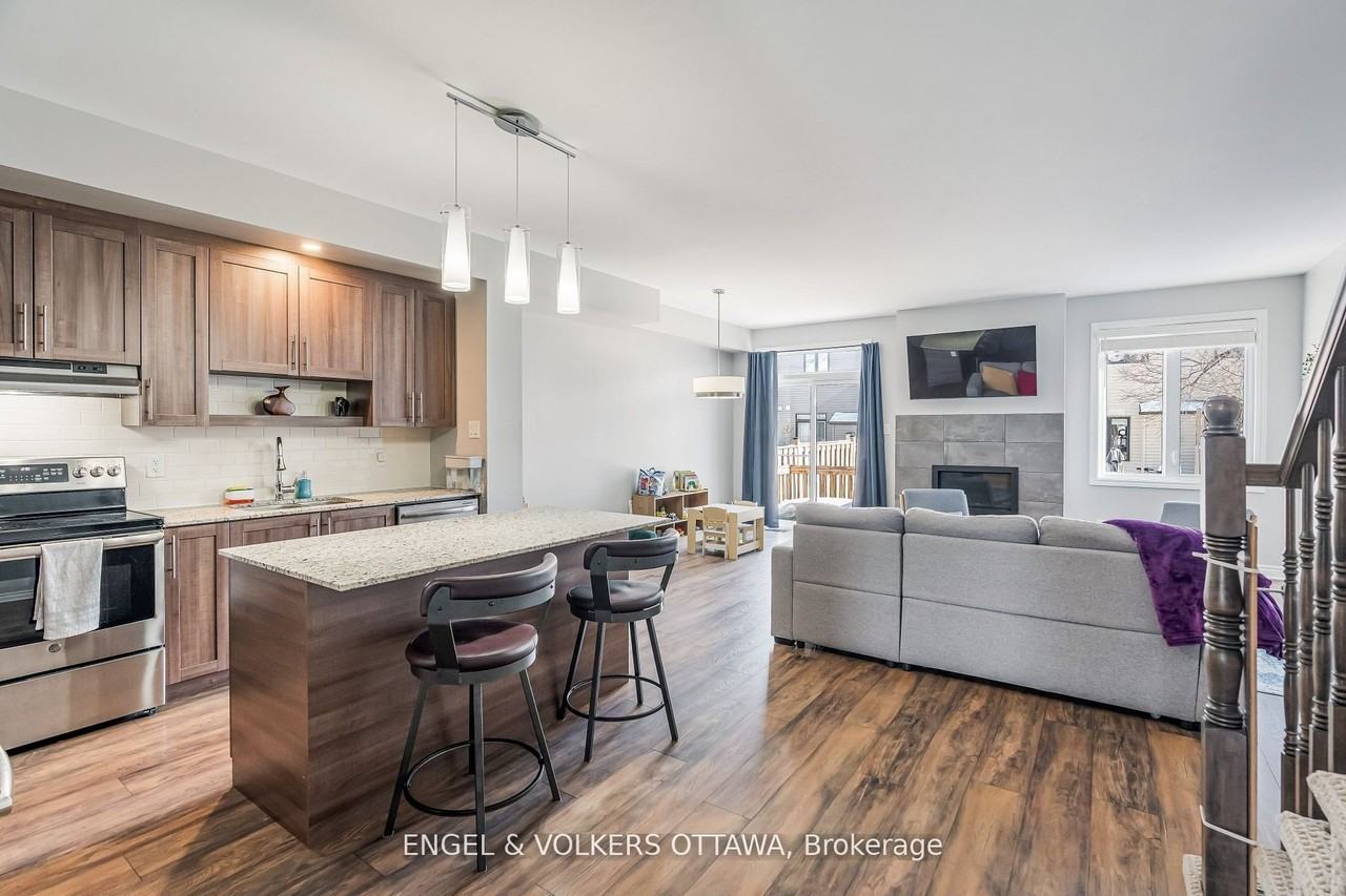 284 Munro St - Photo 6 of 25