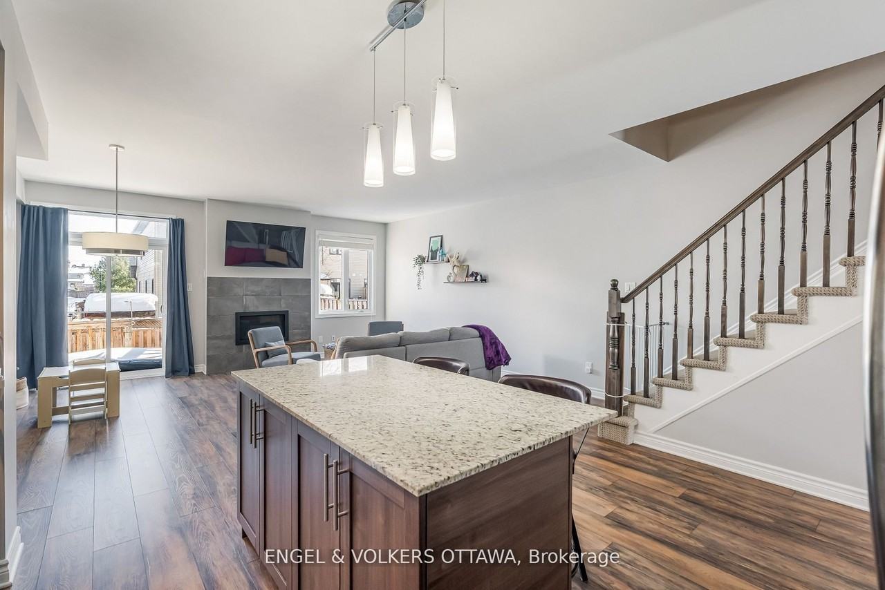 284 Munro St - Photo 7 of 25