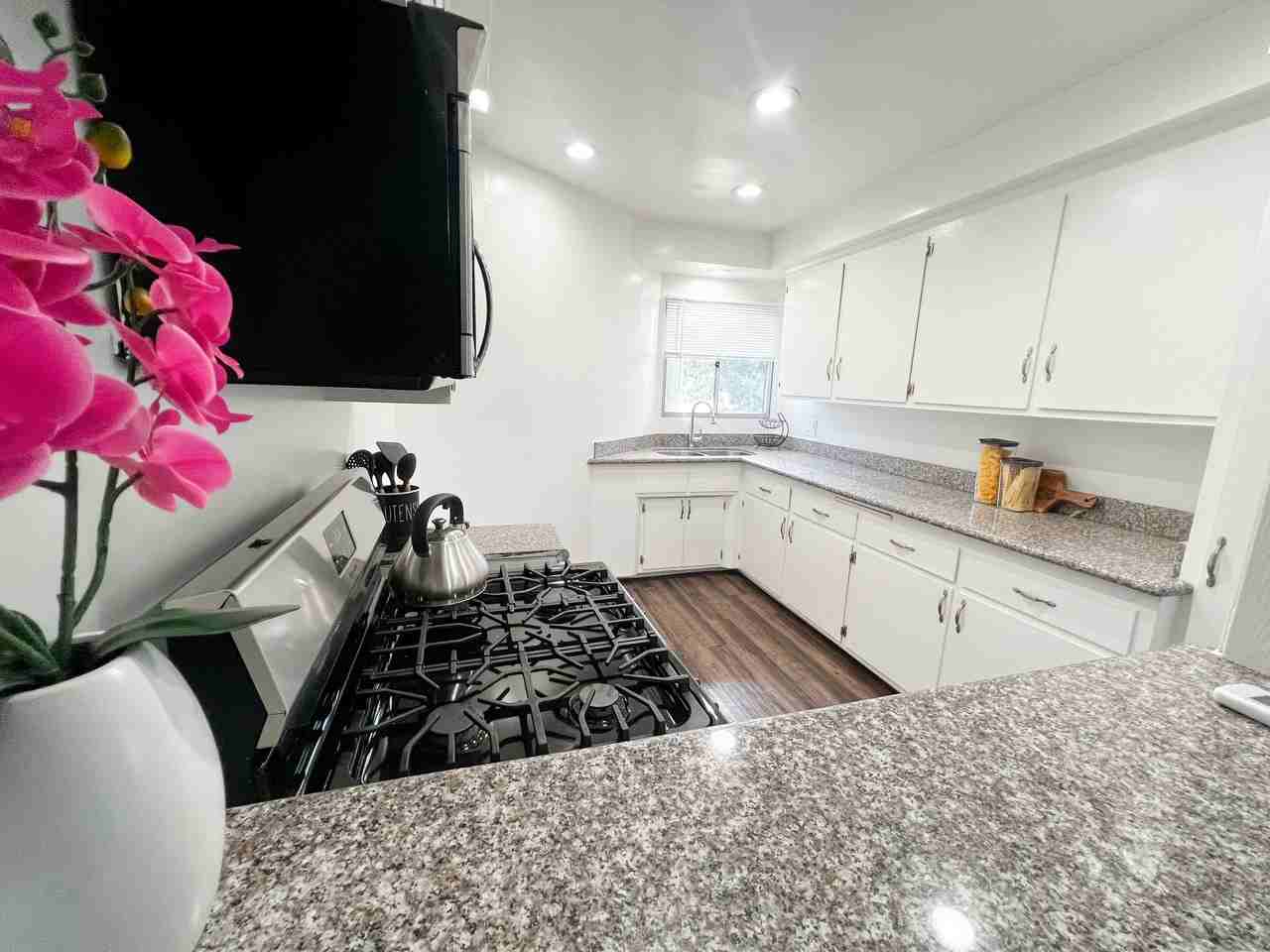 11839 Magnolia Apartments - Photo 5 of 16