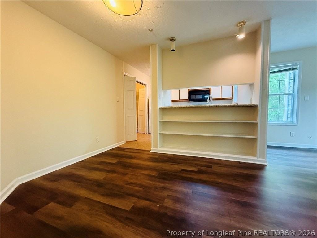 349 Waterdown Dr Apt 5 - Photo 2 of 12