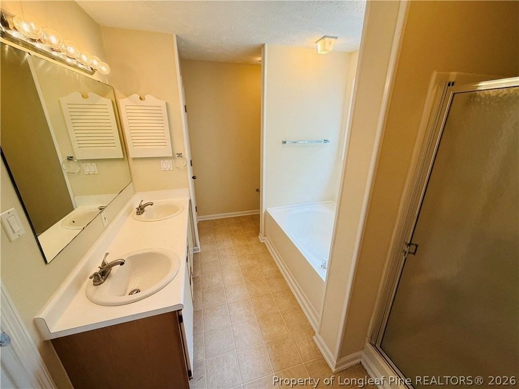 349 Waterdown Dr Apt 5 - Photo 7 of 12